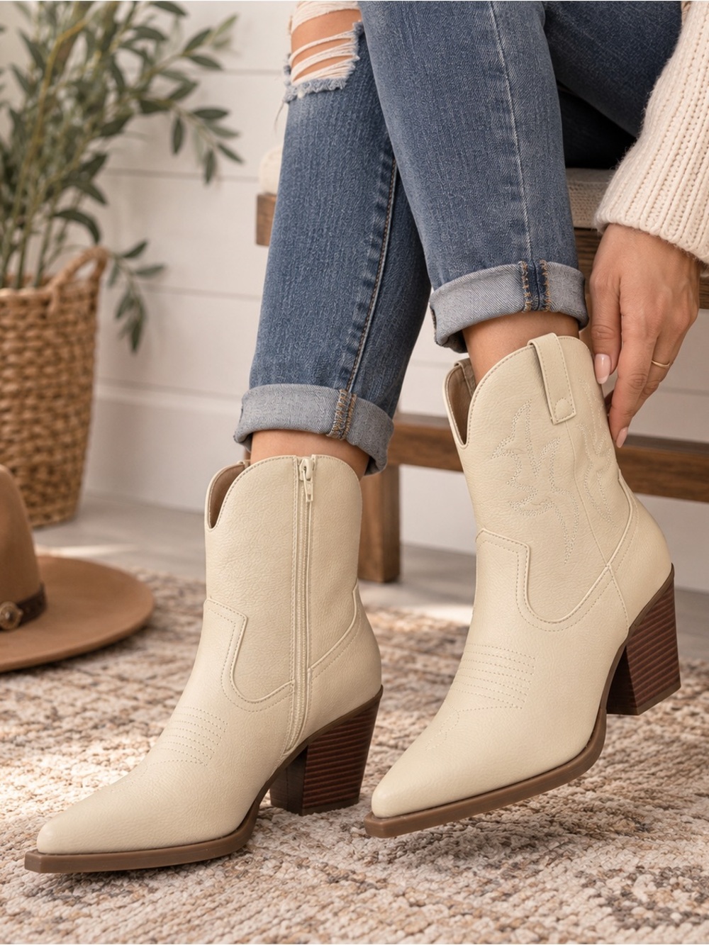 Women's Cream Western Ankle Boots - Stylish Zip Cowboy Boot SO Tapanga Short Wes